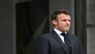 "اليوم الوطني للهجرة"..ماكرون يغرد عن "الثلاثاء الأسود" وتبون يوجه رسالة