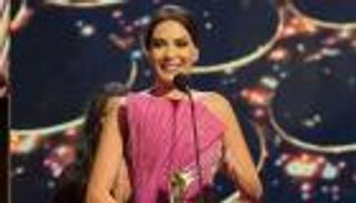 سيرين عبدالنور بعد فوزها بجائزة "موريكس دور": ما بحب اللّف والدوران"