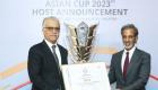 من الإمارات إلى قطر.. كأس آسيا ترفض مغادرة أرض العرب