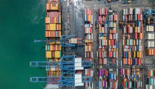 سلاسل الإمدادات.. كلفة الشحن تراجعت وأسعار السلع مرتفعة!