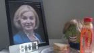 بث مباشر.. من يصمد للنهاية ليز تراس أم "الخسة" في تحدي الـ10 أيام؟