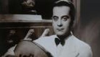 فريد الأطرش.. سليل الأمراء بدأ حياته ببيع القماش (بروفايل)