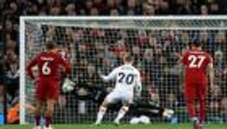 الدوري الإنجليزي.. تهمة الغش تهدد فان ديك مع ليفربول (صورة)