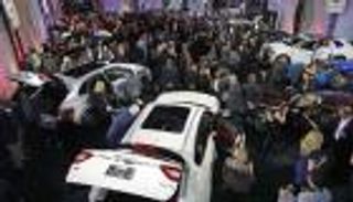 السيارات الخضراء محور معرض باريس الدولي.. أين مرسيدس وبي إم دبليو؟
