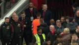 الحرب مستمرة.. رونالدو يوجه قذيقة ثانية وتين هاج يتوعد بالرد (فيديو)