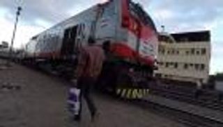 وقفة خاطئة في القطار تنهي حياة مصري