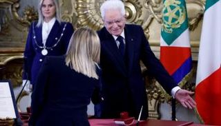 جورجيا ميلوني تؤدي اليمين الدستورية