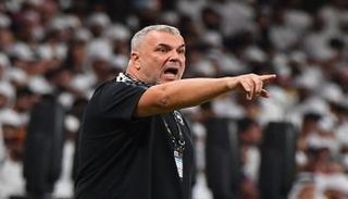أولاريو كوزمين مدرب الشارقة الإماراتي