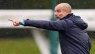 جوارديولا يهدد لاعبي مانشستر سيتي قبل كأس العالم 2022