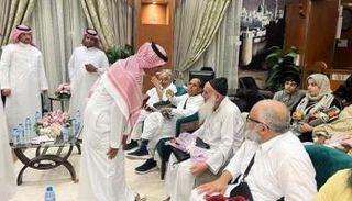 وزير السياحة السعودي أحمد الخطيب، يتفقد المصابين في حادثة العلا