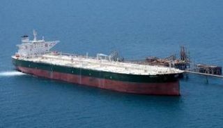 سفينة راسية في ميناء الضبة النفطي- أرشيفية