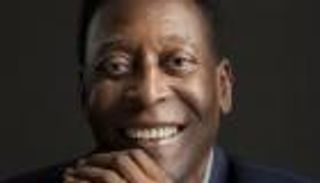 بيليه البرازيلي.. جوهرة كرة القدم الذي يحتفظ بنك أمريكي بقميص اعتزاله