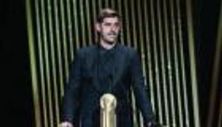 بسبب الكرة الذهبية.. هل تعمد كورتوا التقليل من جائزة كريم بنزيما؟