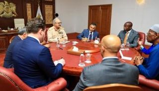 حفتر يستقبل باثيلي بمكتبه ببنغازي