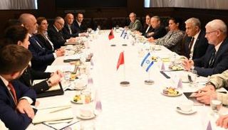 جانب من لقاء يائير لابيد ونظيره الألباني إيدي راما