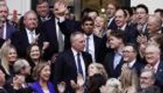 ماذا قالت ليز تراس عن فوز سوناك؟