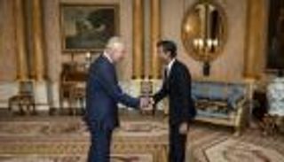 ريشي سوناك.. "السياسة أو الاقتصاد" تلك هي المشكلة