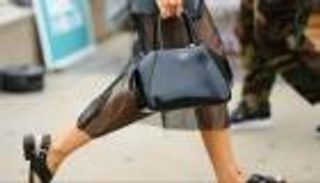 حقيبة المشاهير.. أفضل إكسسوار في خريف 2022