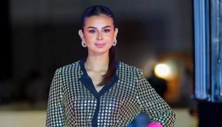 الفنانة منة عرفة 