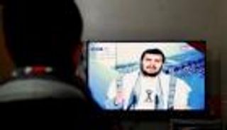 "المسيرة" و"الساحات".. اليمن يطارد منابر الفتنة الحوثية في لبنان