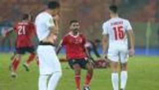 السوبر المصري.. زيارة خاصة تحفز نجم الأهلي أمام الزمالك (صور)