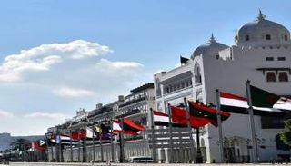 أعلام الدول العربية تزين شوراع الجزائر
