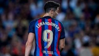 روبرت ليفاندوفسكي مهاجم برشلونة