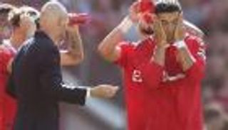 رونالدو وتين هاج.. علاقة متوترة أم محاولات جادة لتقديم يد العون؟