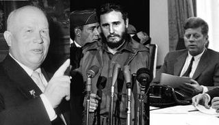 كينيدي وخورشوف وبينها زعيم كوبا الراحل فيدل كاسترو