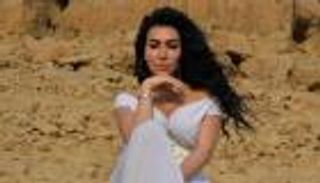 ميرهان حسين تطفئ شمعتها الـ40.. كعكة ورقصة (فيديو)