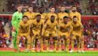 رسالة ساخرة وتصريح رسمي.. كيف تفاعل لاعب برشلونة مع أنباء رحيله؟