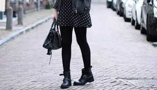 بوت قائدي الدراجات النارية يمتاز بساق واسعة ومقدمة مستديرة - أرشيفية