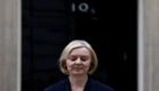 هاتف ليز تراس في قبضة "هاكر" روسي.. وكشف تفاصيل "سرية للغاية"