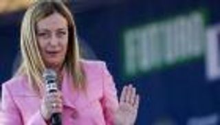 أول القصيدة.. الحفلات الصاخبة جريمة في عهد رئيسة وزراء إيطاليا