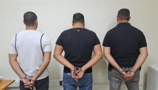 المتهمون بعد توقيفهم