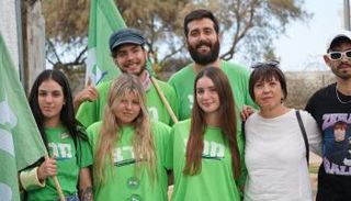 زهافا غلؤون مع أنصار الحزب