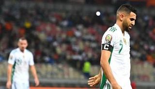رياض محرز قائد منتخب الجزائر