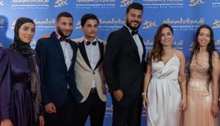 فريق عمل فيلم "تحت الشجرة"