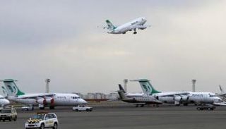 طائرة تابعة لشركة ماهان إير تقلع من مطار مهرآباد في طهران - أرشيفية