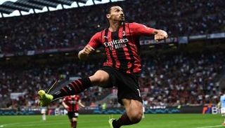 زلاتان إبراهيموفيتش مهاجم ميلان