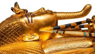 القناع الذهبي لتوت عنخ أمون - أرشيفة