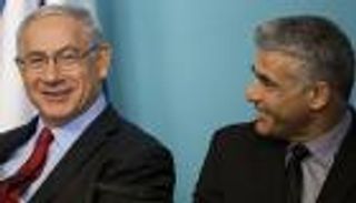 اعتراف ونقل للسلطة.. لابيد يهنئ نتنياهو