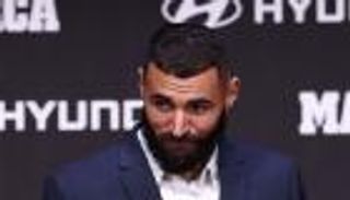 صاحب الكرة الذهبية.. كم تبلغ ثروة كريم بنزيما في 2022؟