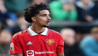 زيدان إقبال 