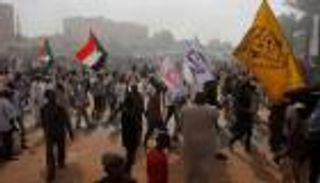 عجلة الدستور تحرك مياه السياسة السودانية.. اتفاق في الأفق