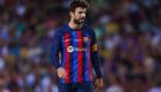 بينها قانون ووعد.. 6 أسباب عجّلت باعتزال بيكيه المبكر