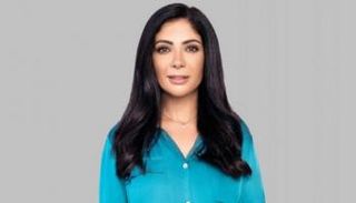 الفنانة منى زكي