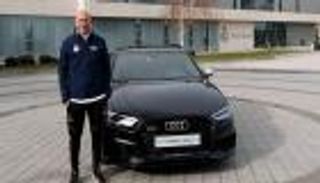 3 سيارات تكفي.. جولة داخل مرآب زين الدين زيدان