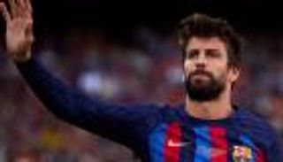 لافتة وقمصان خاصة.. كيف يستعد برشلونة لاعتزال بيكيه؟