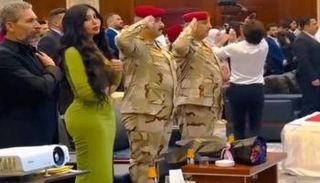 لقطة من فيديو العسكريين بالعراق المثير للأزمة